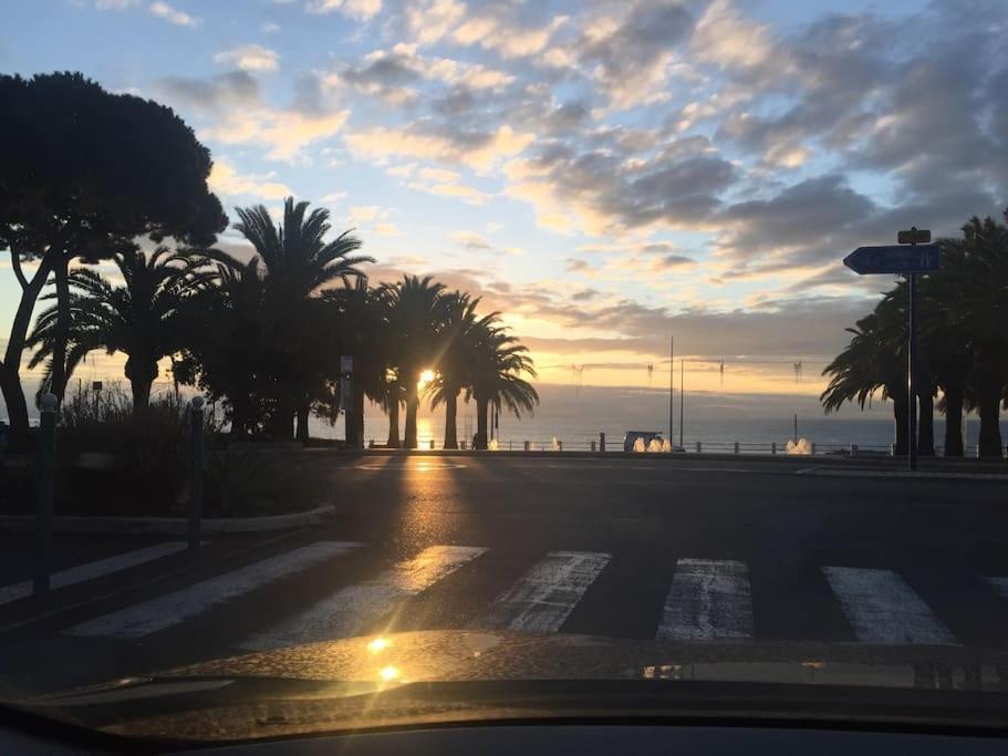 Studio 28 M2 Au Calme A Menton Eksteriør billede